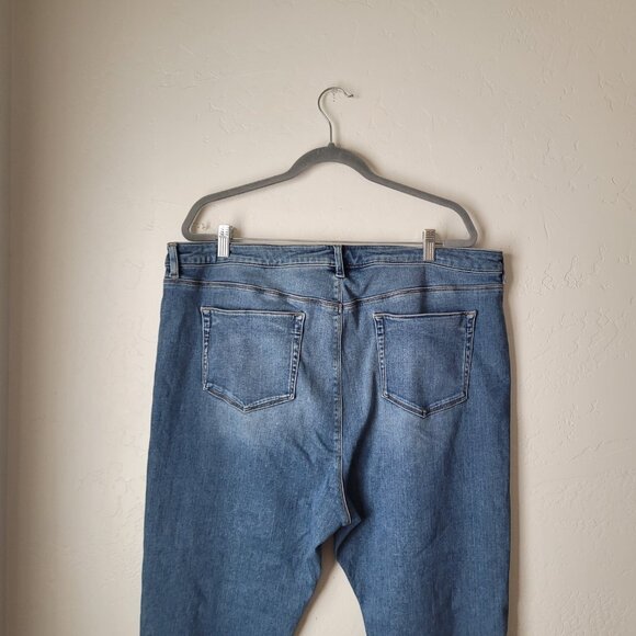 Asos Light Wash Straight Leg Plus Size Jeans - Picture 6 of 8